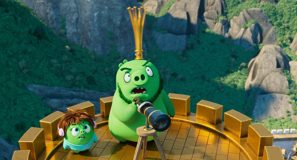 Courtney (voiced by newcomer Awkwafina) and Leonard (Bill Hader)